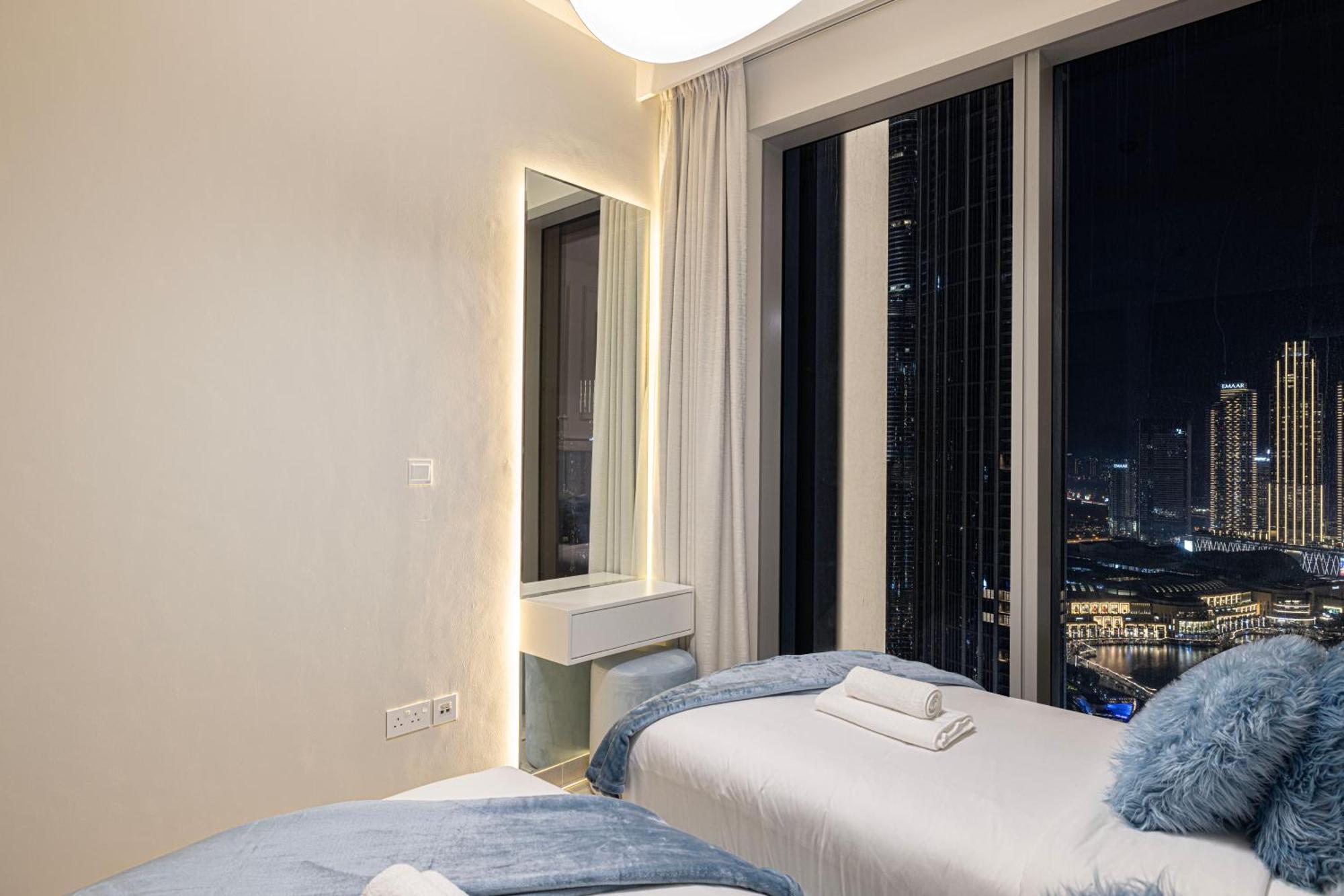 Apartment Luxury 4br Burj Khalifa & Fountain Views *
