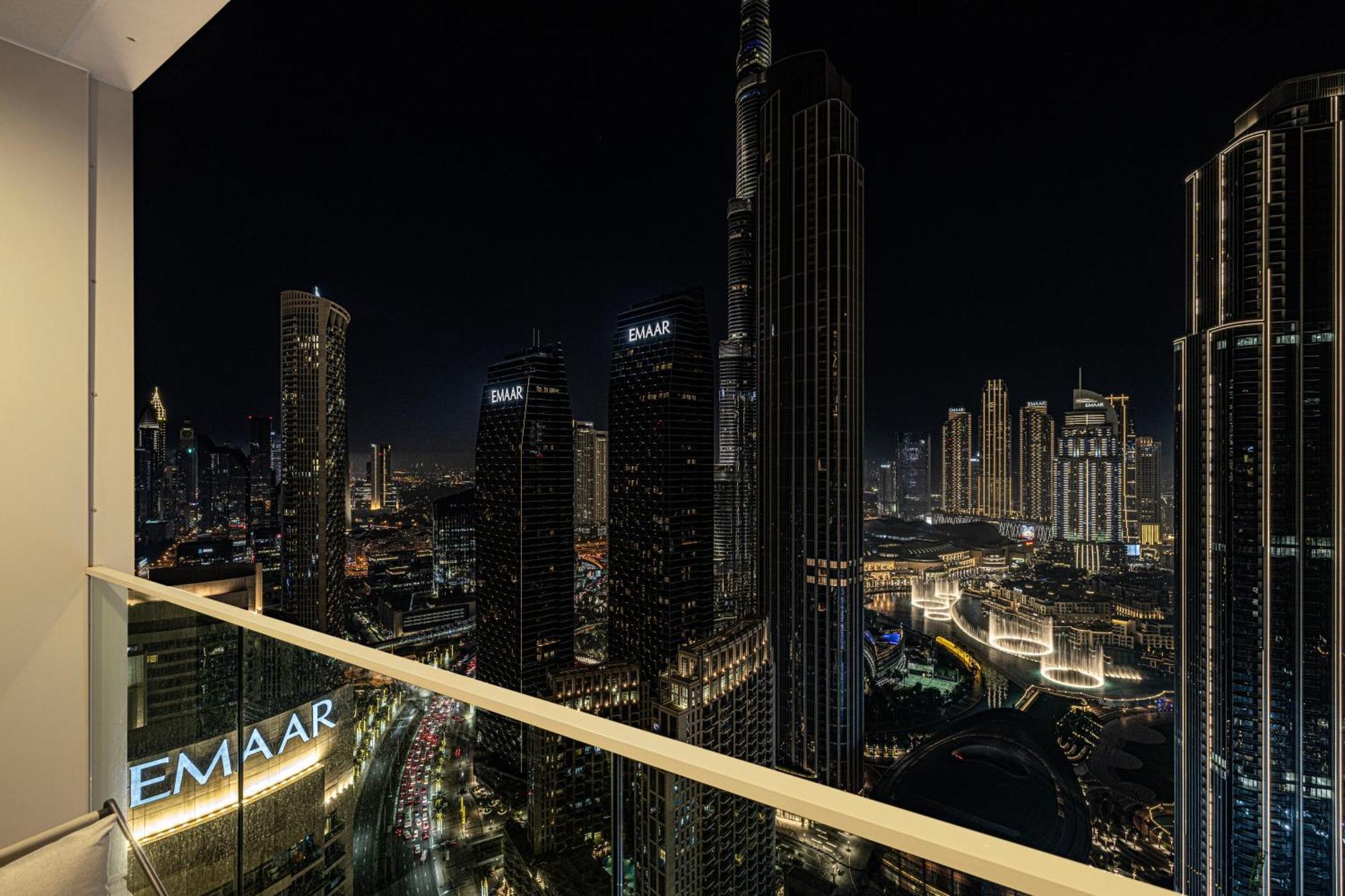 Luxury 4br Burj Khalifa & Fountain Views *